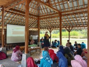 Living Values ​​Education Program (LVEP) Training in the Development of Guwosari Banjaran Tourism Village